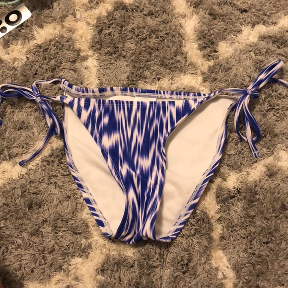 Xs purpleish bathing suit - Picture 1 of 3